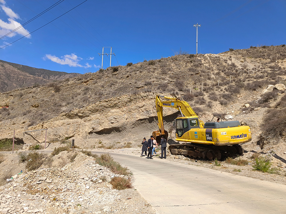 得荣县下拥 至子庚森林草原防灭火应急道路工程(二标段）(图4)